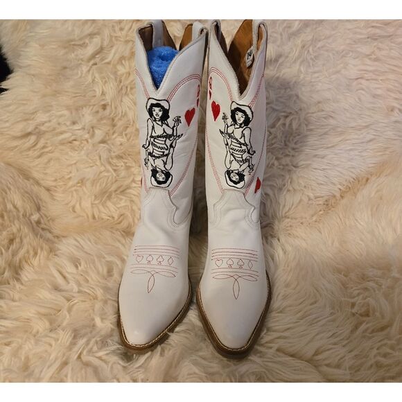 dingo Shoes - Dingo White Heeled Boots with Red and Black Design